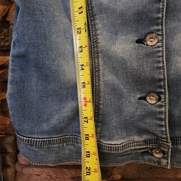 Jeans Jacket (stretchy) - Picture 6 of 6